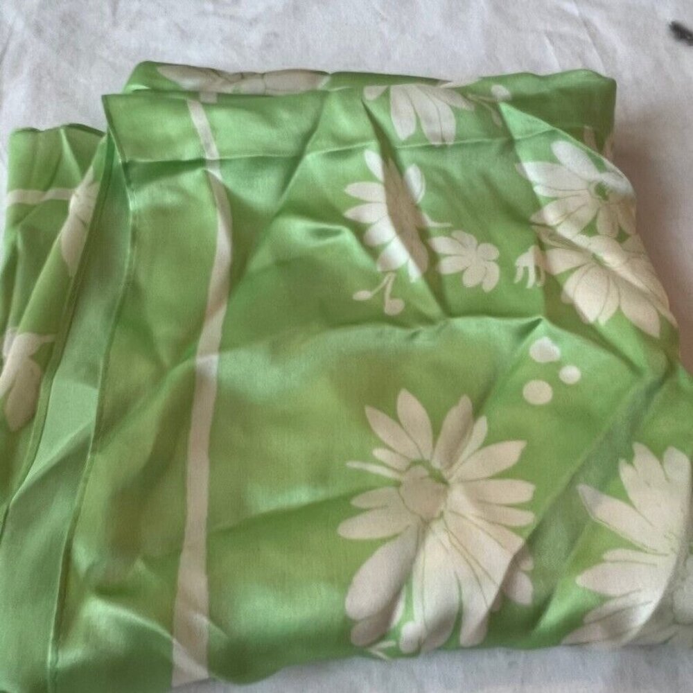 Madewell Womens Medium Silk Bandana in green NL299